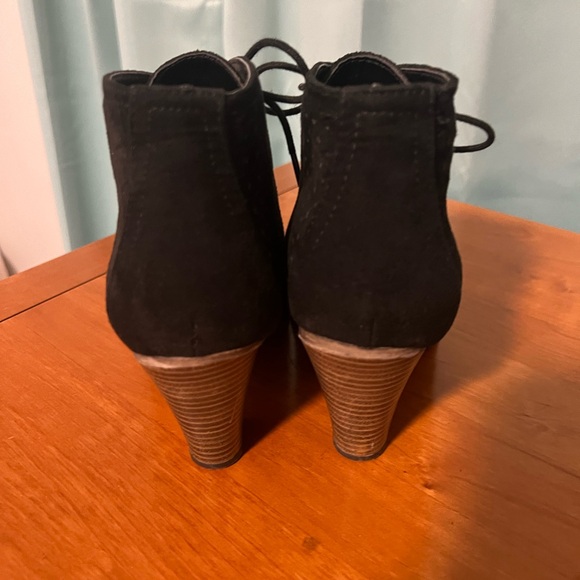 MIA laser cut black suede booties women’s size 7-GUC - Picture 13 of 15